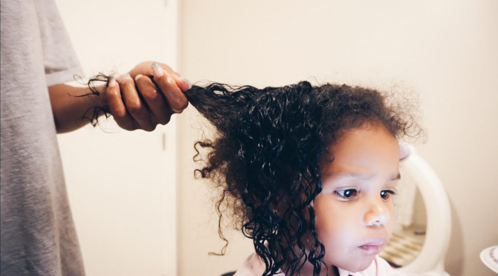 WATCH: THIS IS HOW WE REFRESH “OLD” CURLS