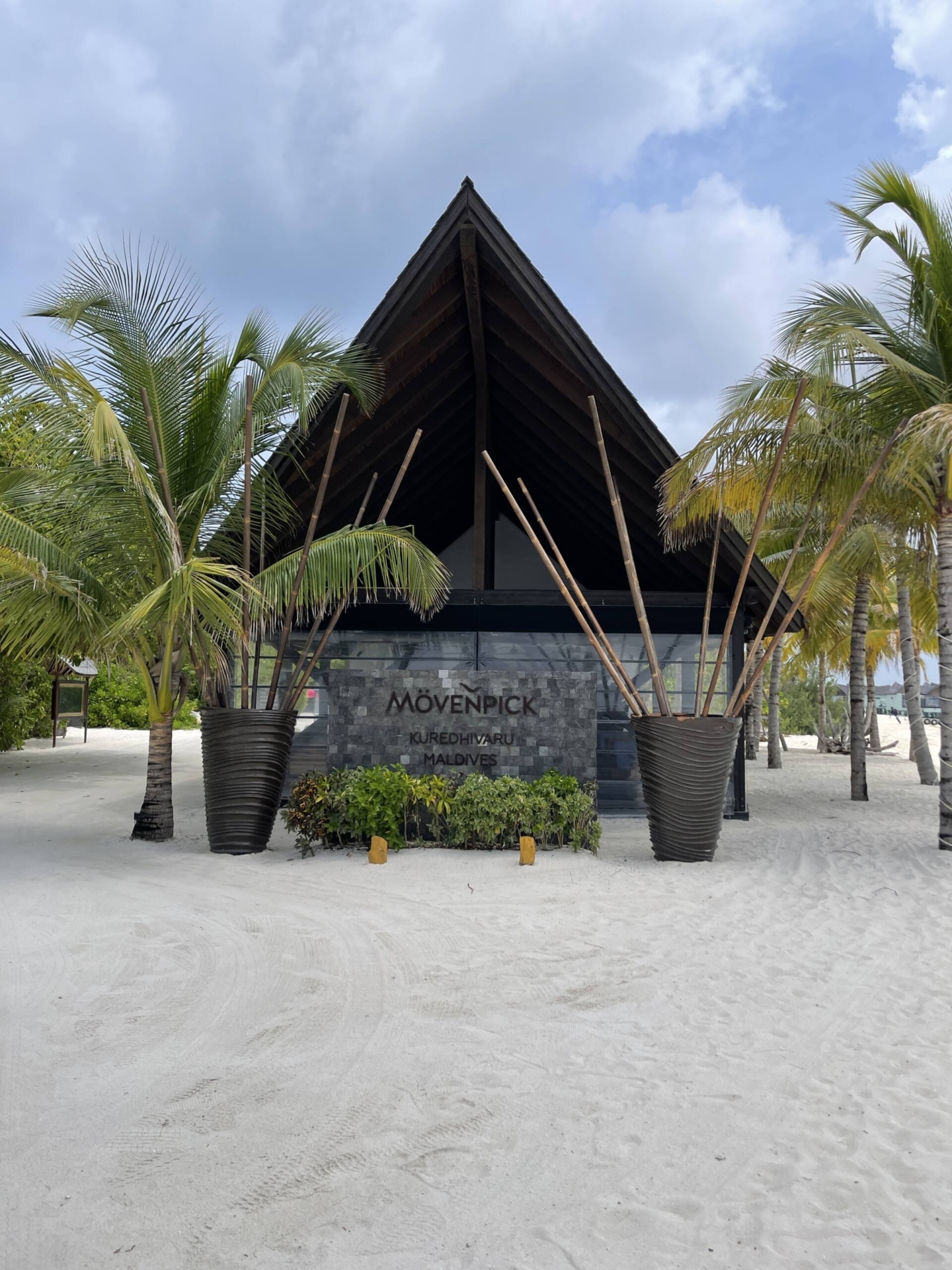 movenpick-maldives-resort