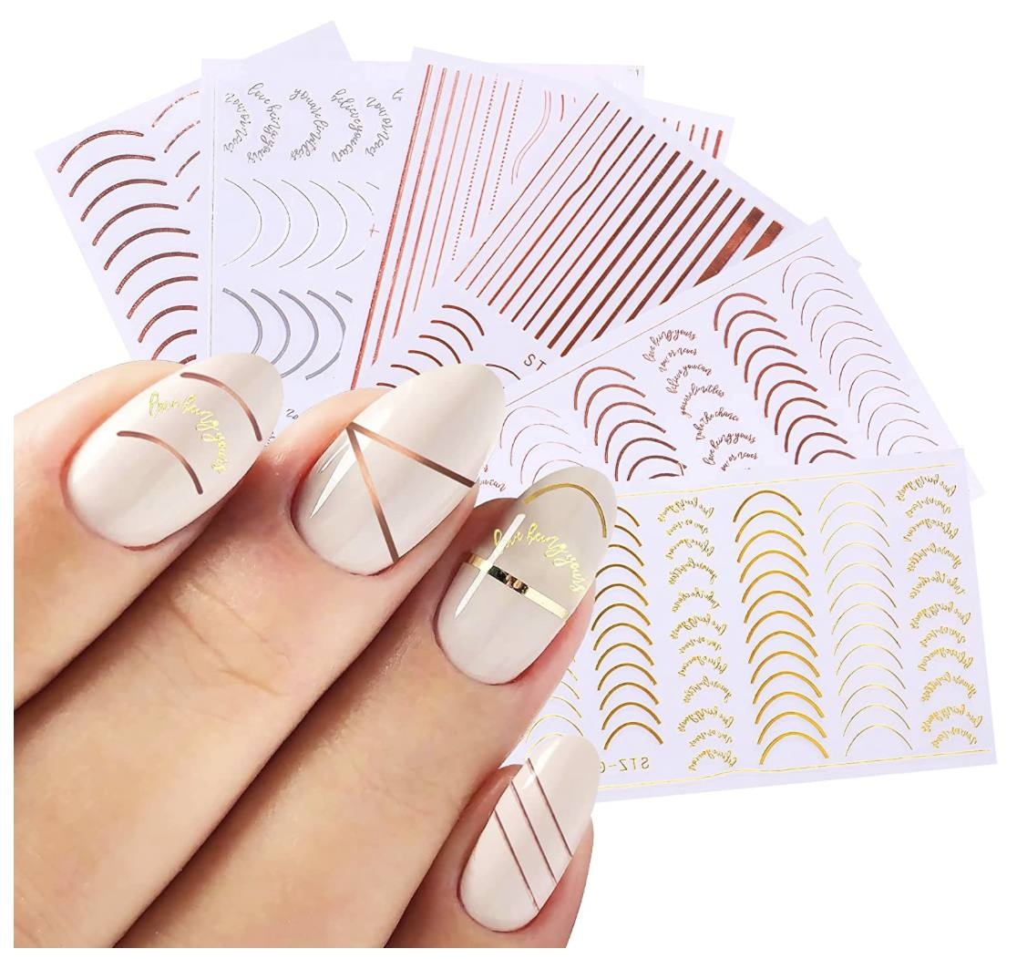 nail-trend-stickers